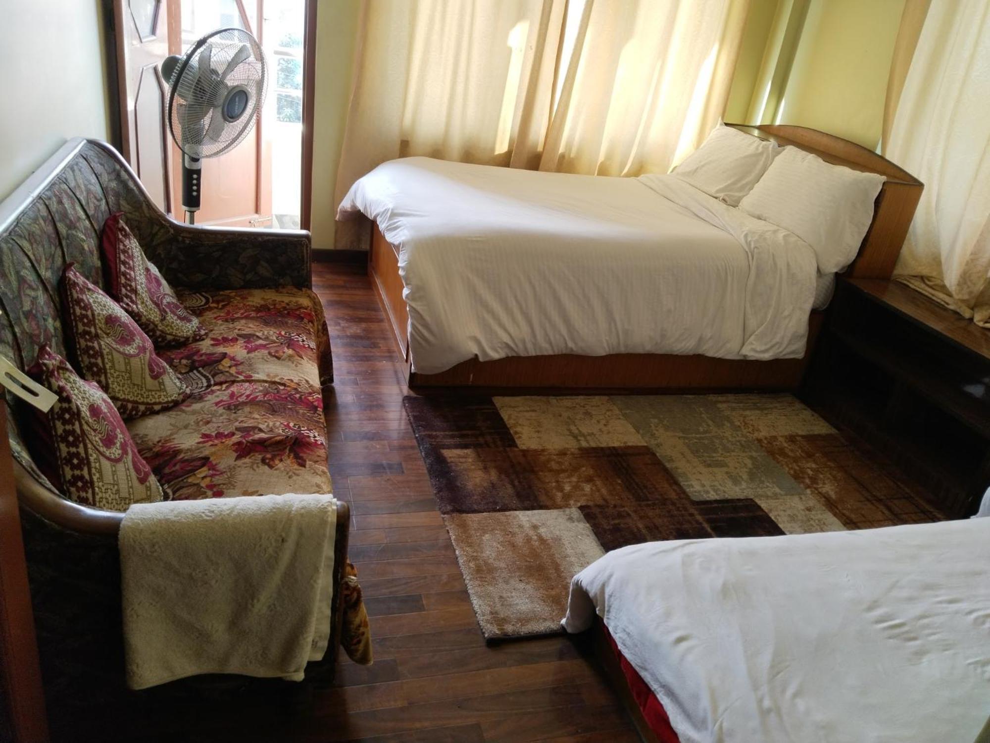 Kathmandu Airport View Hotel And Lodge Zewnętrze zdjęcie